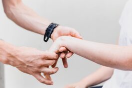 Early Signs of Joint Problems You Should Never Ignore
