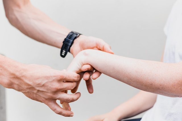 Early Signs of Joint Problems You Should Never Ignore